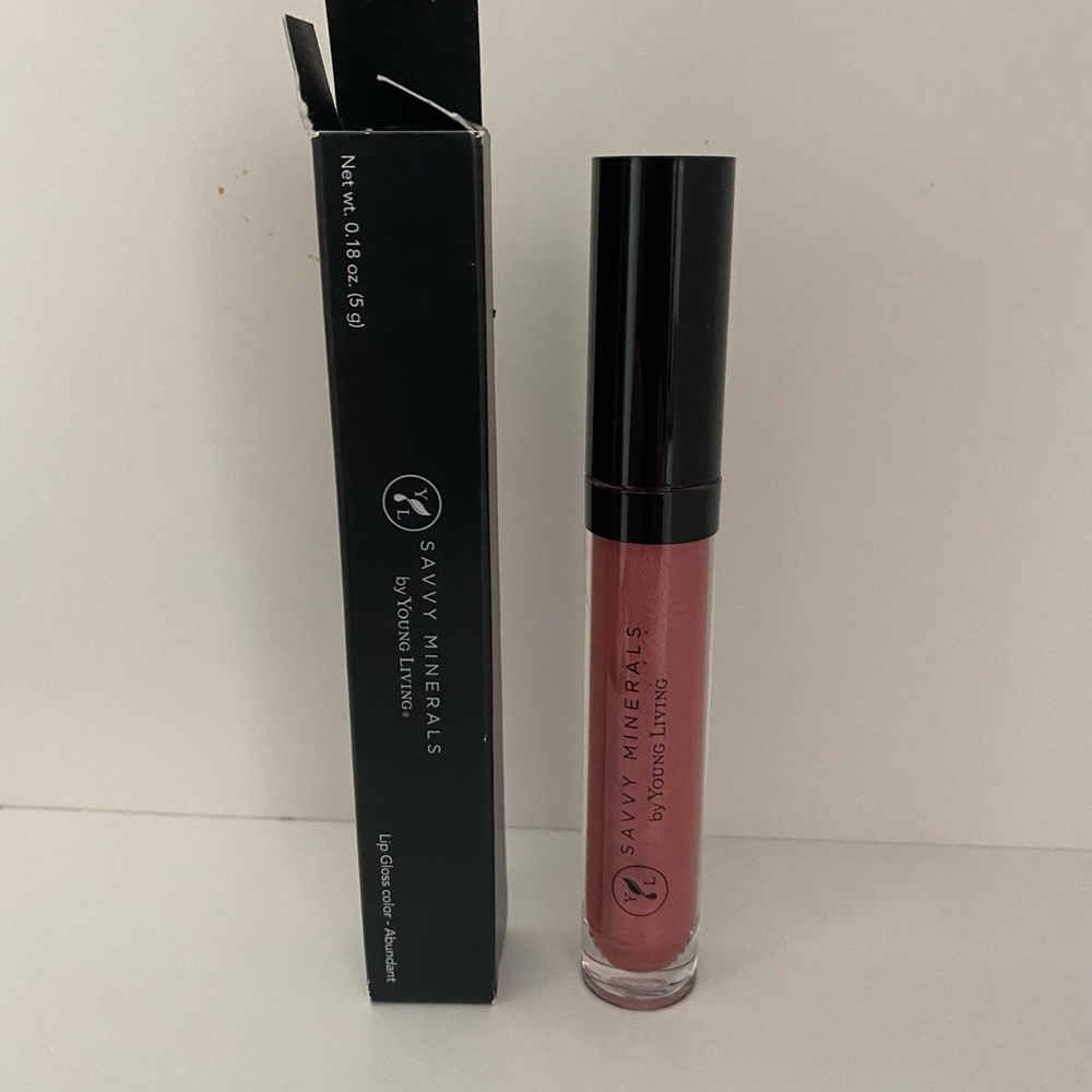 NEW in Box Young Living Savvy Minerals Abundant Lip Gloss